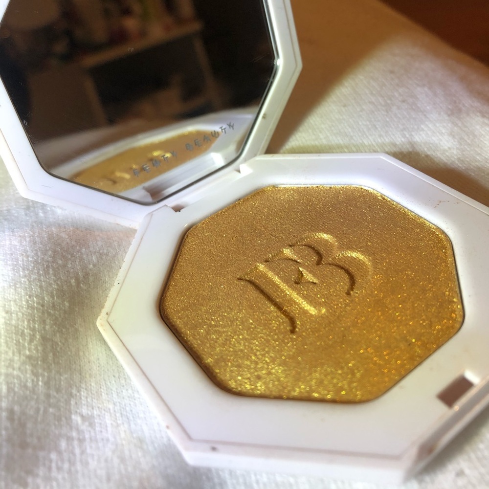 Fenty Beauty Highlighter - Trophy Wife